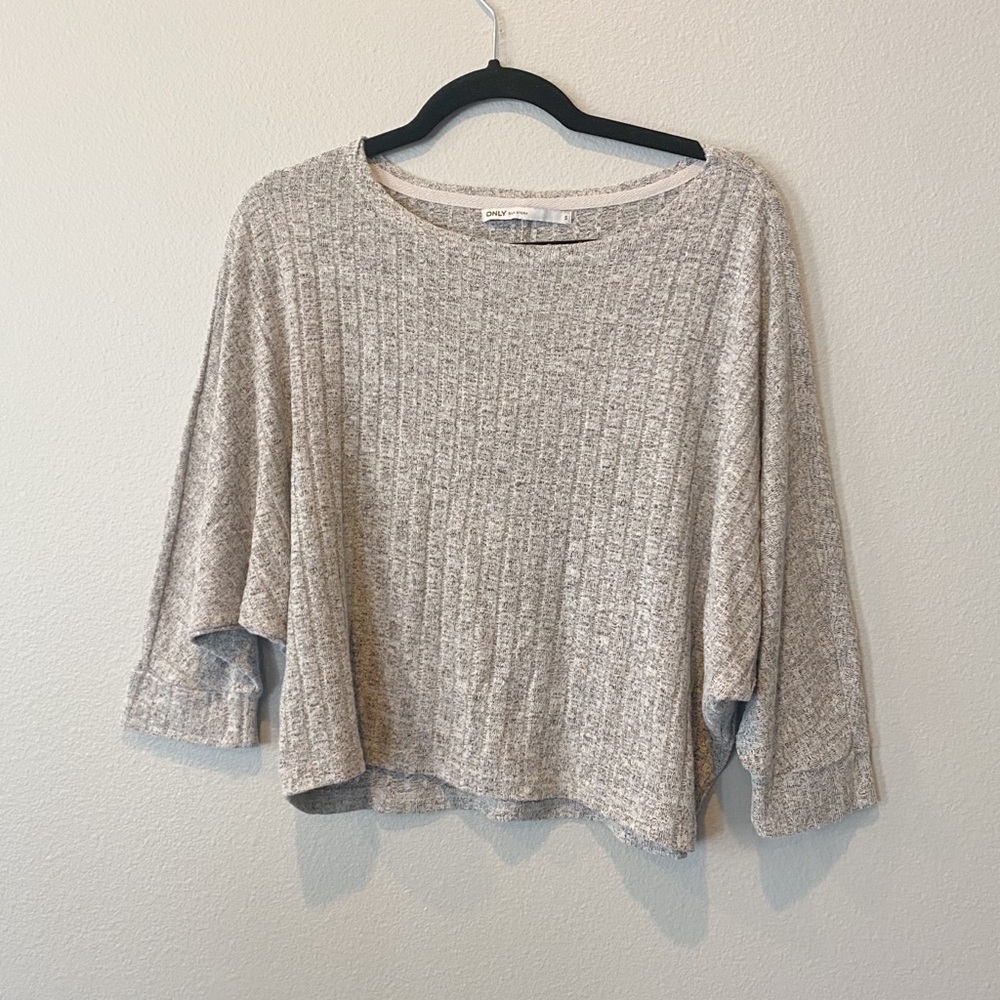 Grey Knit Flowy Sleeve Top